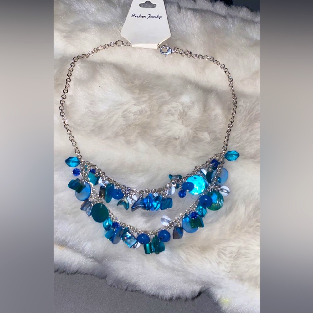 🌺🌸🌼silver tone chain necklace with turquoise cluster beads - Picture 2 of 6